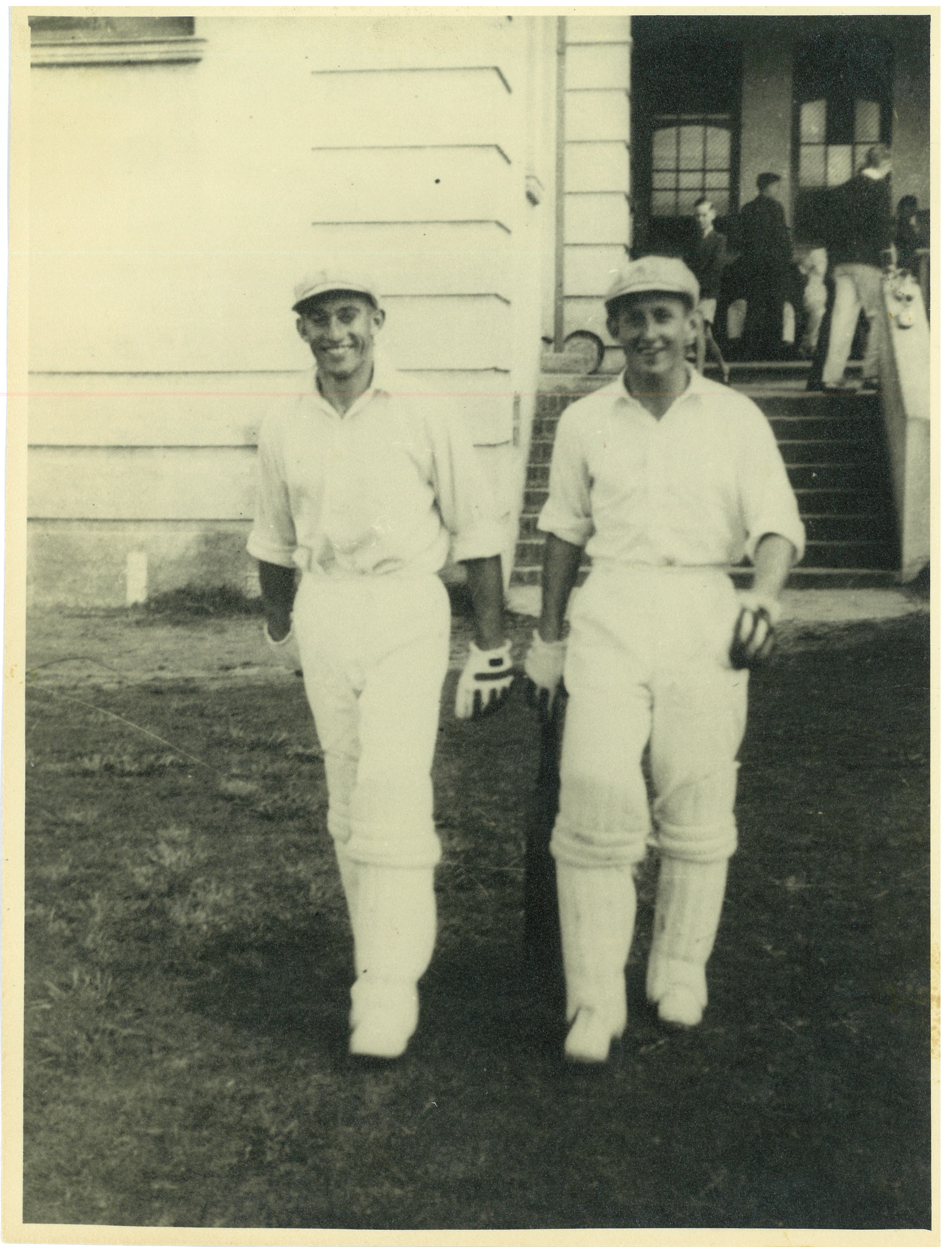 1950.Cricket (Kiefel).png